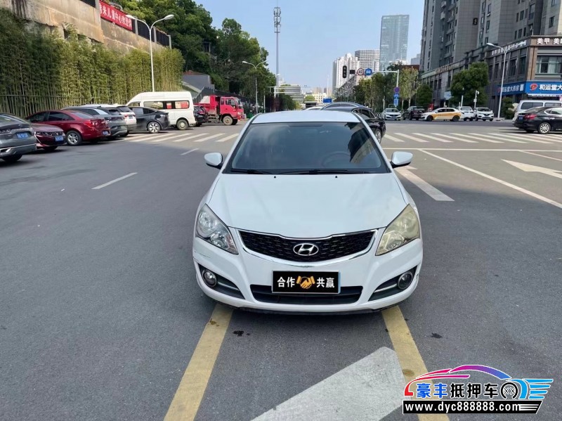 15年现代悦动轿车抵押车出售