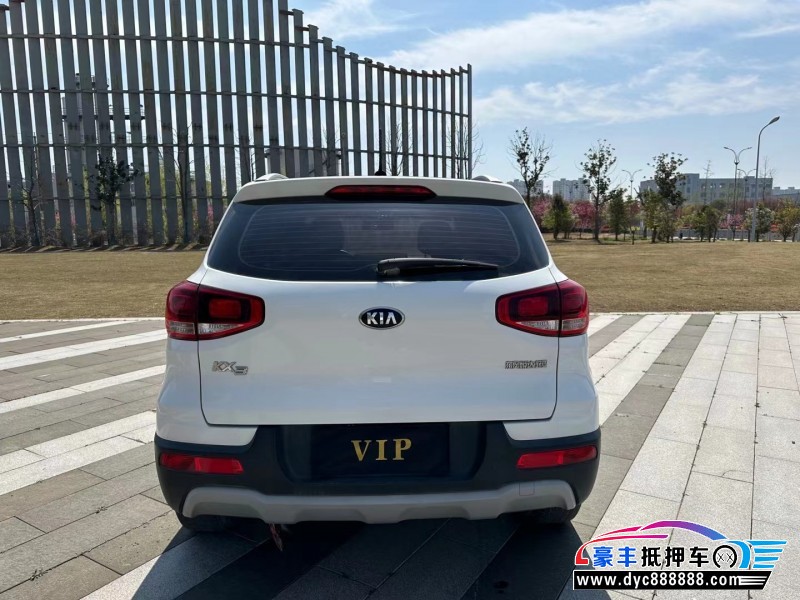 16年起亚KX3轿车抵押车出售