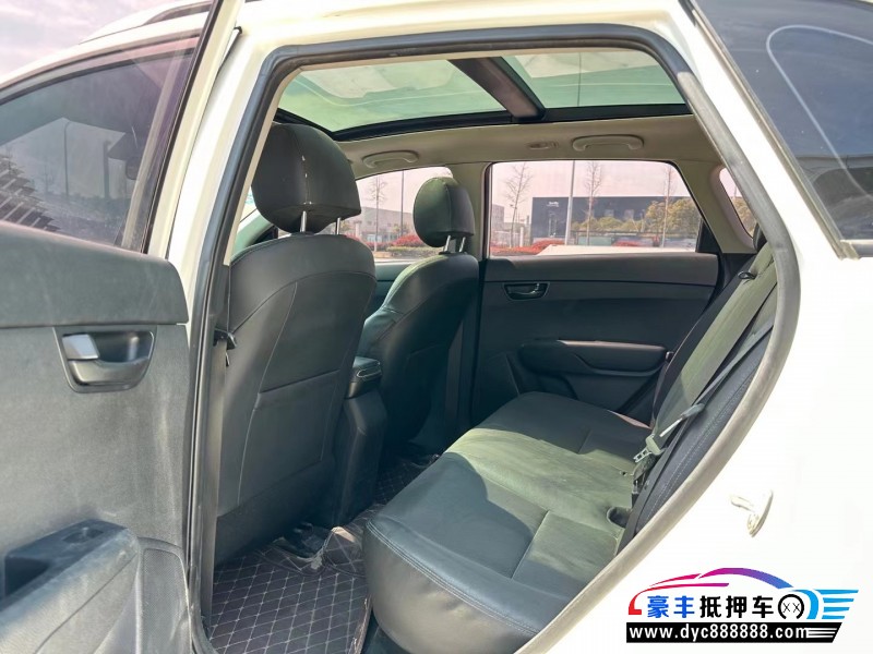 16年起亚KX3轿车抵押车出售