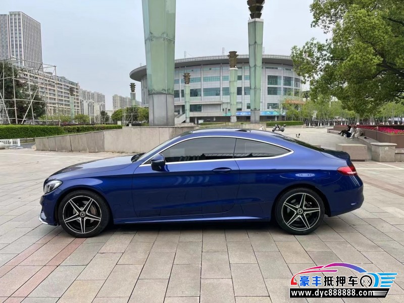 18年奔驰C级轿车抵押车出售