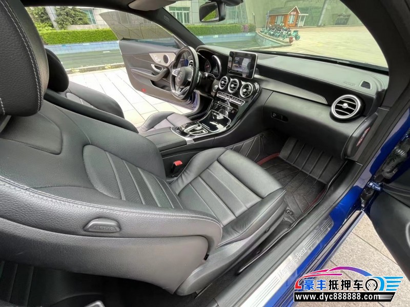 18年奔驰C级轿车抵押车出售