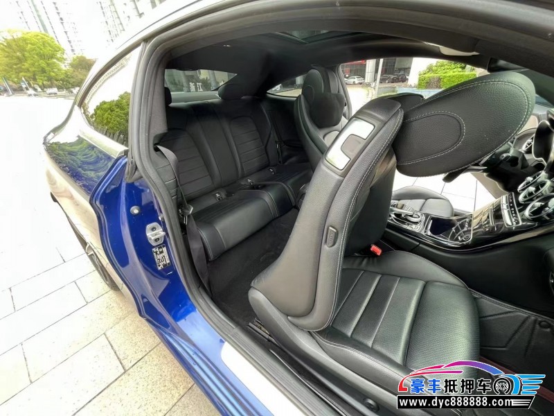 18年奔驰C级轿车抵押车出售