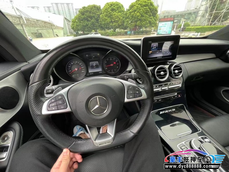 18年奔驰C级轿车抵押车出售