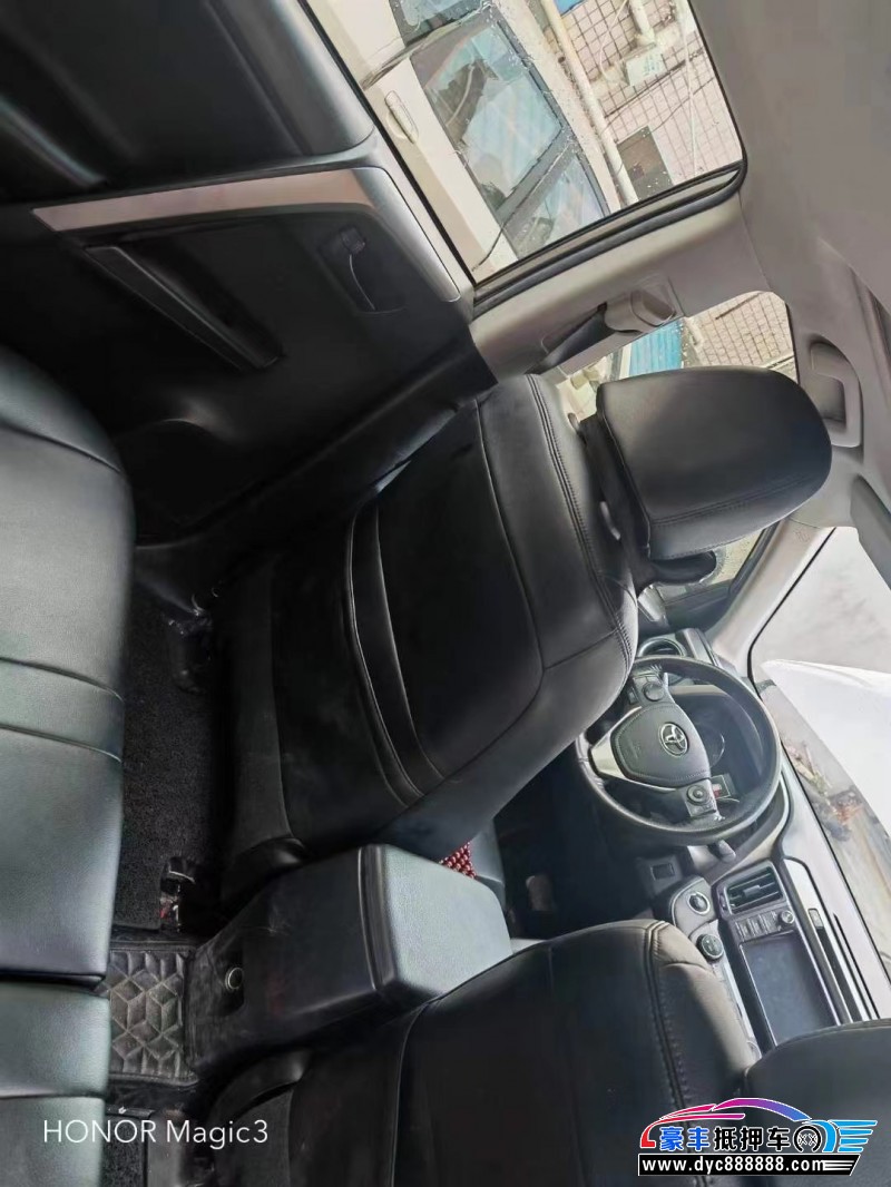 19年丰田RAV4荣放轿车抵押车出售