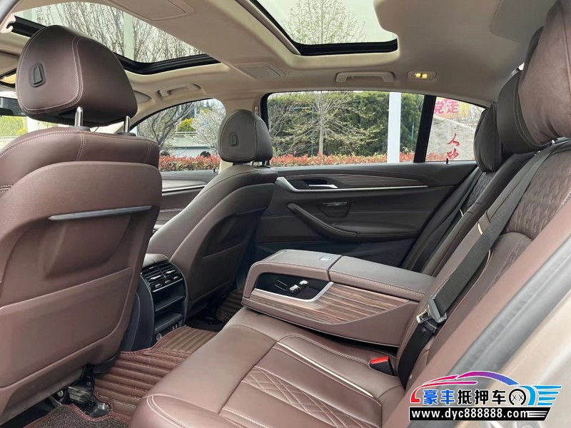 20年宝马5系轿车抵押车出售