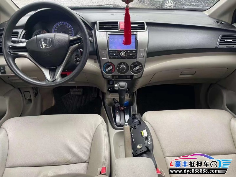 12年本田锋范轿车抵押车出售