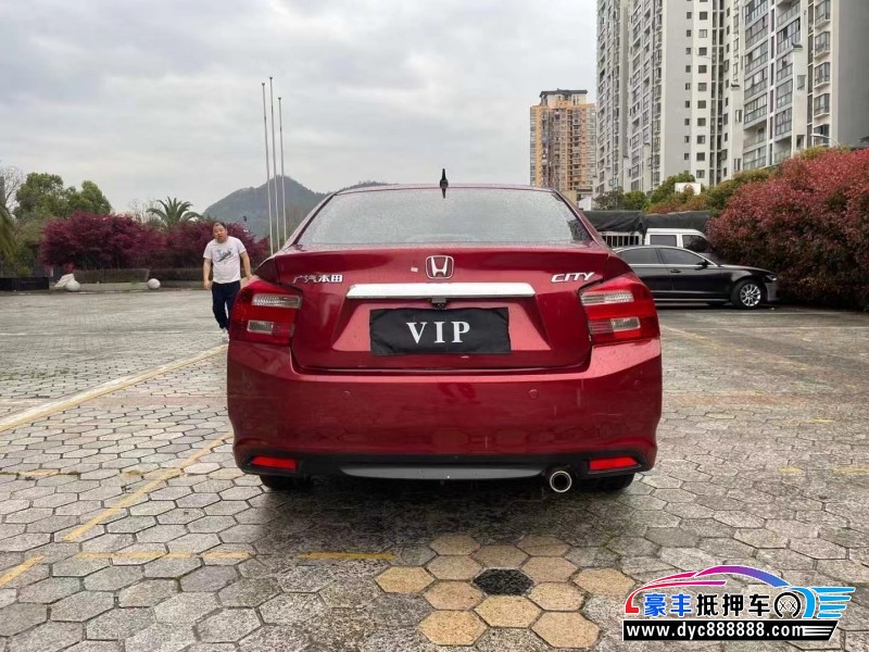 12年本田锋范轿车抵押车出售