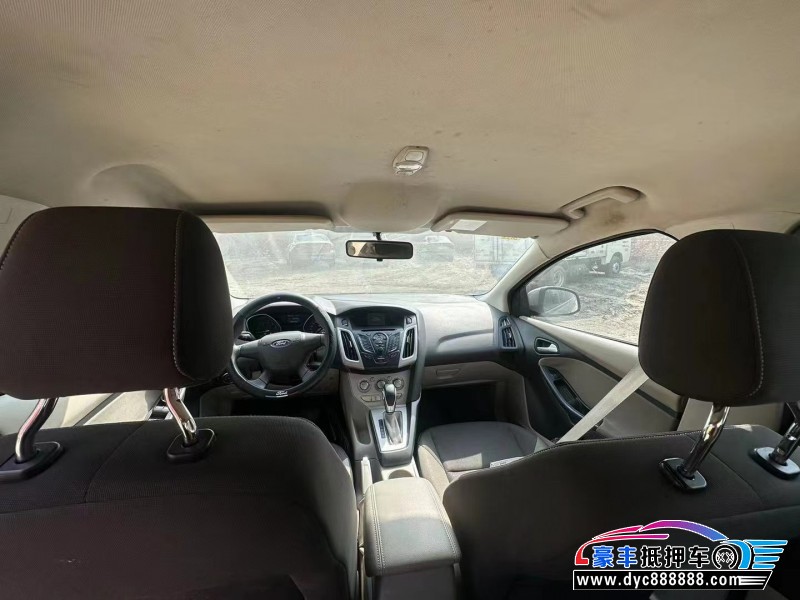 12年福特福克斯轿车抵押车出售