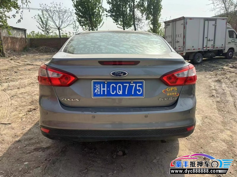 12年福特福克斯轿车抵押车出售