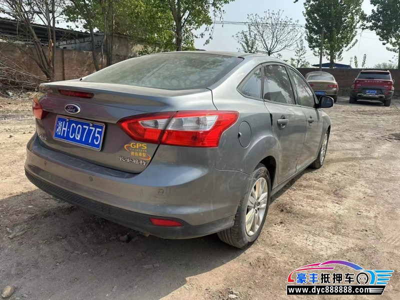 12年福特福克斯轿车抵押车出售