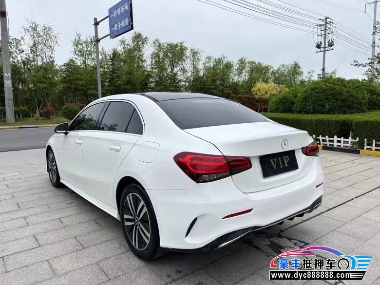 20年奔驰A轿车抵押车出售