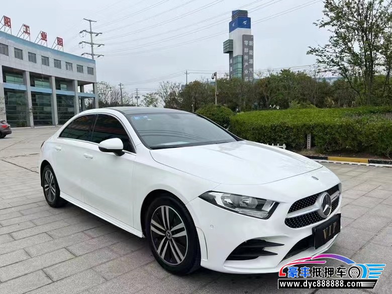 20年奔驰A轿车抵押车出售