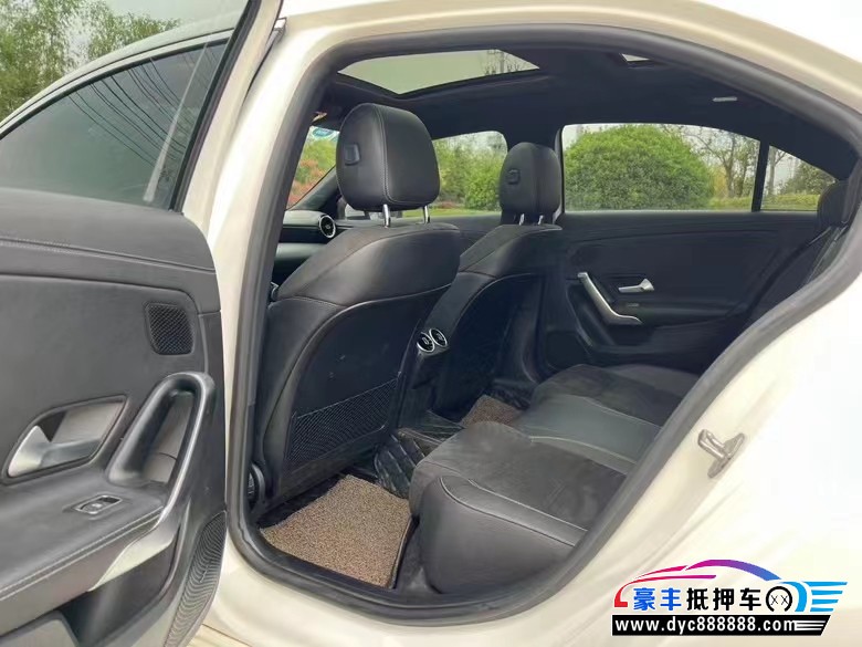 20年奔驰A轿车抵押车出售
