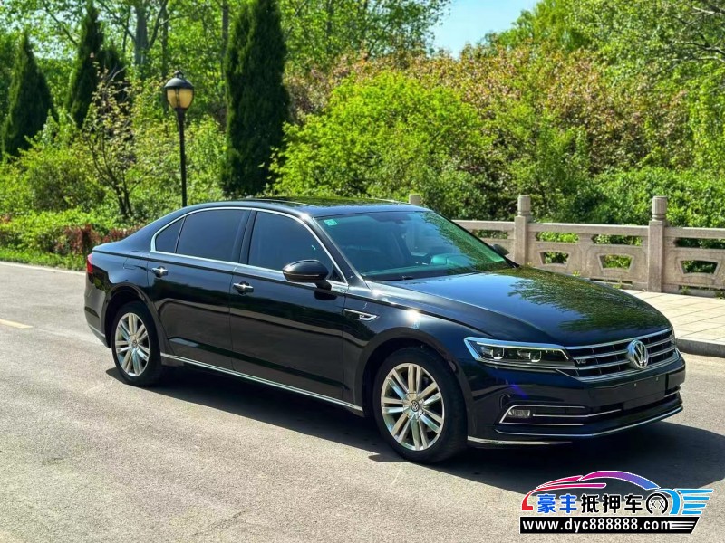 17年大众辉昂轿车抵押车出售