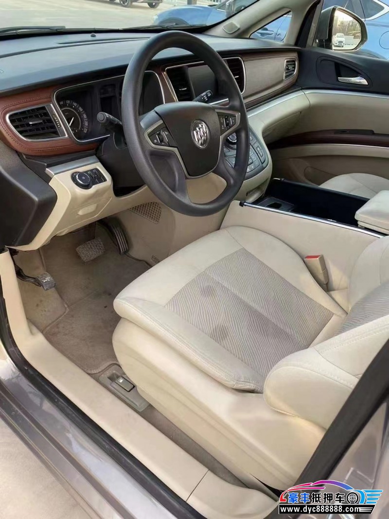 20年别克GL8轿车抵押车出售