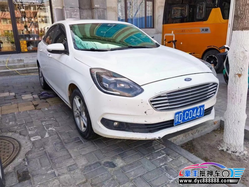 21年福特福睿斯轿车抵押车出售