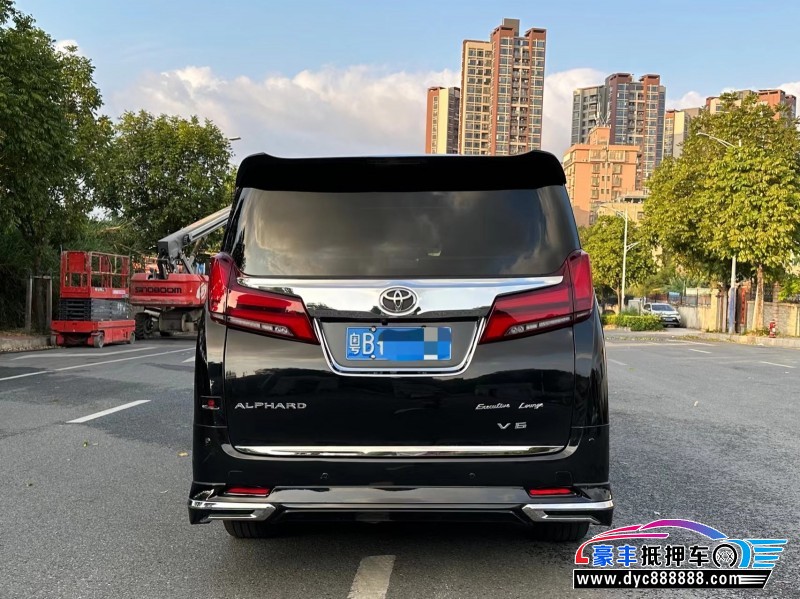 13年丰田埃尔法轿车抵押车出售