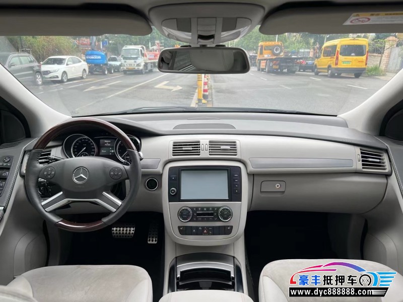 17年奔驰R轿车抵押车出售