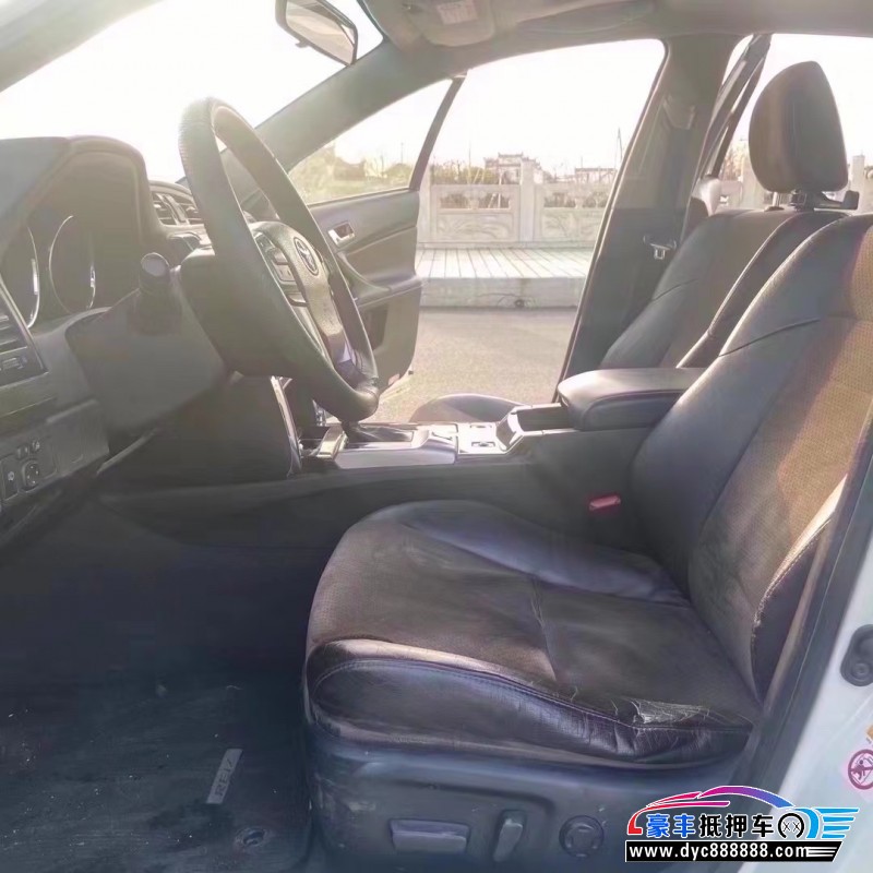 15年丰田锐志轿车抵押车出售