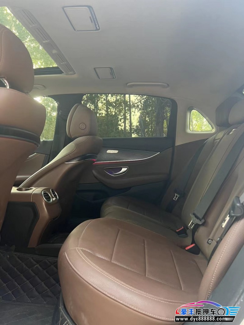 19年奔驰E轿车抵押车出售