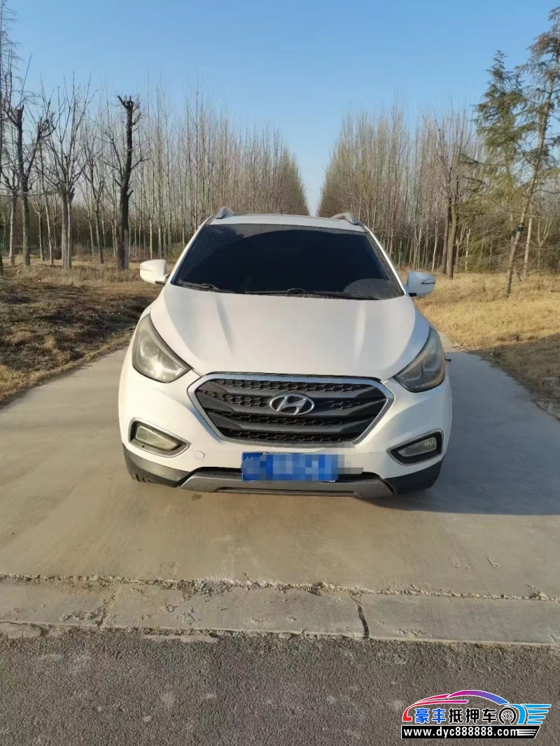 17年现代ix35轿车抵押车出售