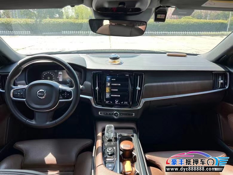 21年沃尔沃S90轿车抵押车出售