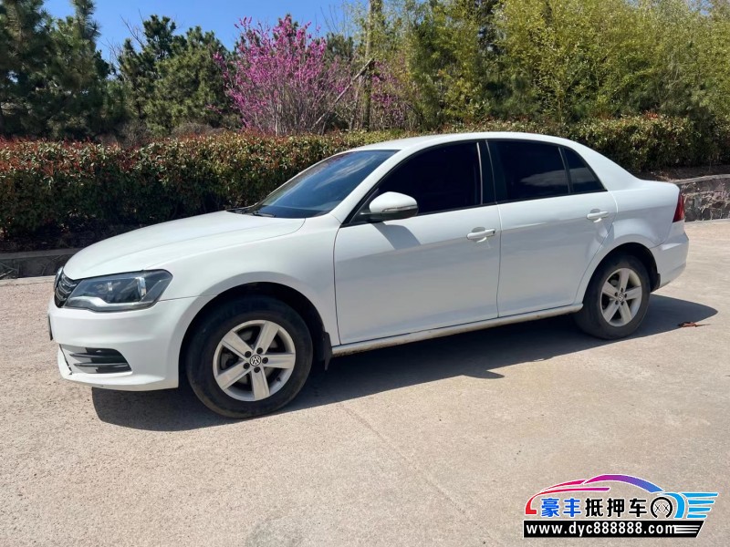 14年大众宝来轿车抵押车出售