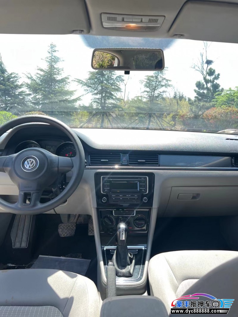 14年大众宝来轿车抵押车出售