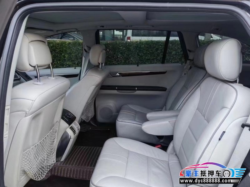 13年奔驰R级MPV抵押车出售