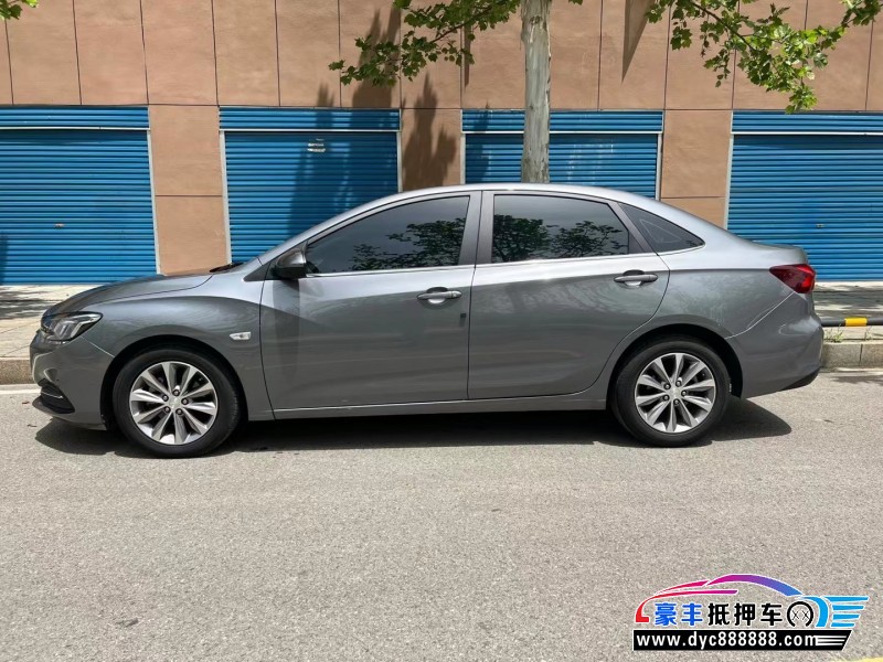 20年雪佛兰科鲁泽轿车抵押车出售