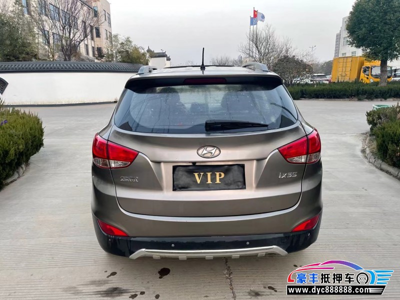 13年现代ix35轿车抵押车出售