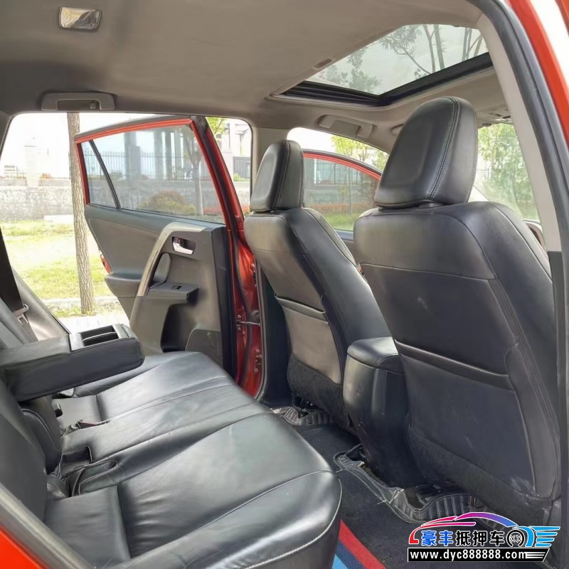 14年丰田RAV4荣放轿车抵押车出售