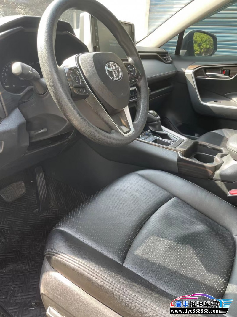 20年丰田RAV4荣放轿车抵押车出售