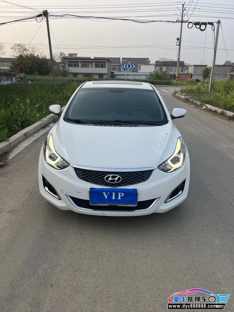 17年现代朗动轿车抵押车出售