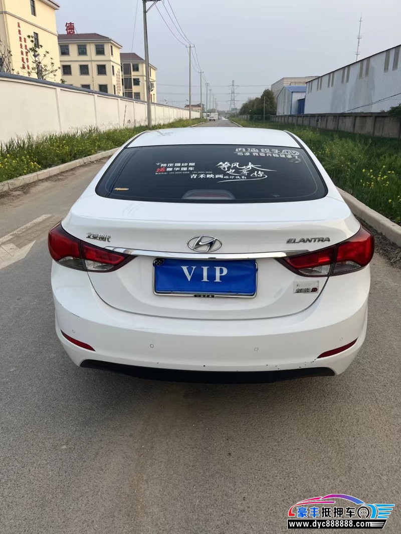 17年现代朗动轿车抵押车出售