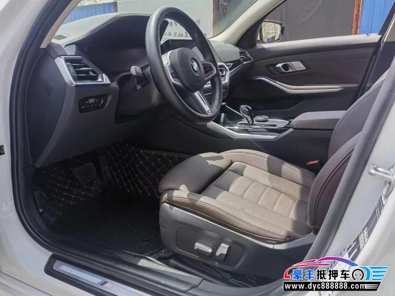 22年宝马3系轿车抵押车出售