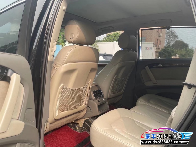 13年奥迪Q7轿车抵押车出售