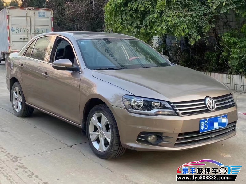14年大众宝来轿车抵押车出售