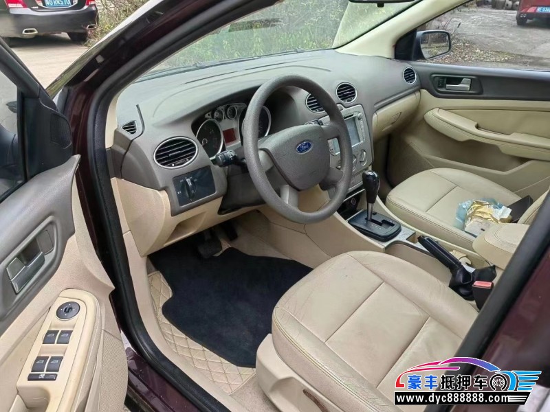 12年福特福克斯轿车抵押车出售