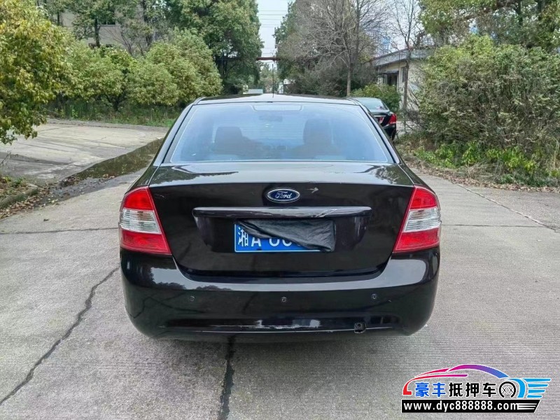 12年福特福克斯轿车抵押车出售