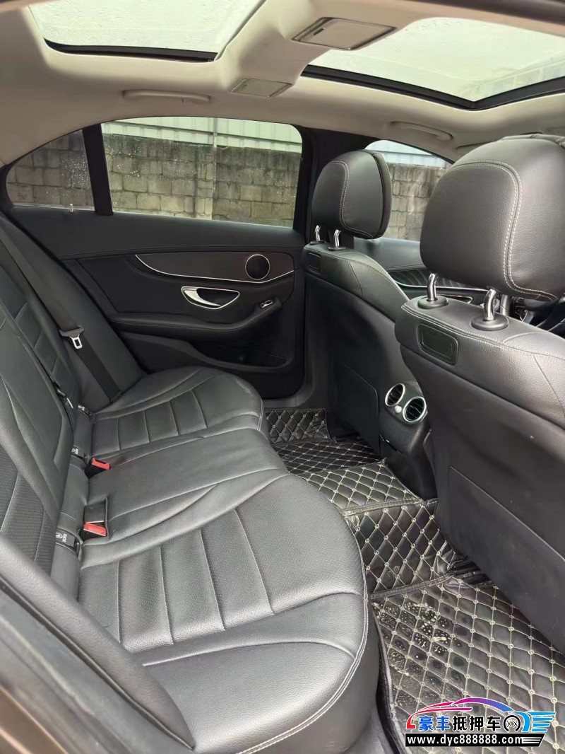 17年奔驰C轿车抵押车出售