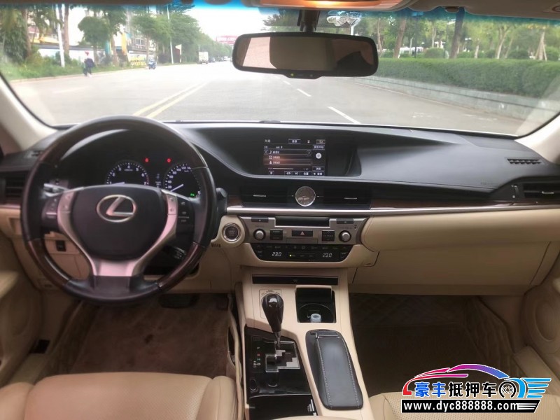 14年雷克萨斯ES轿车抵押车出售