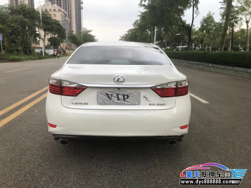 14年雷克萨斯ES轿车抵押车出售