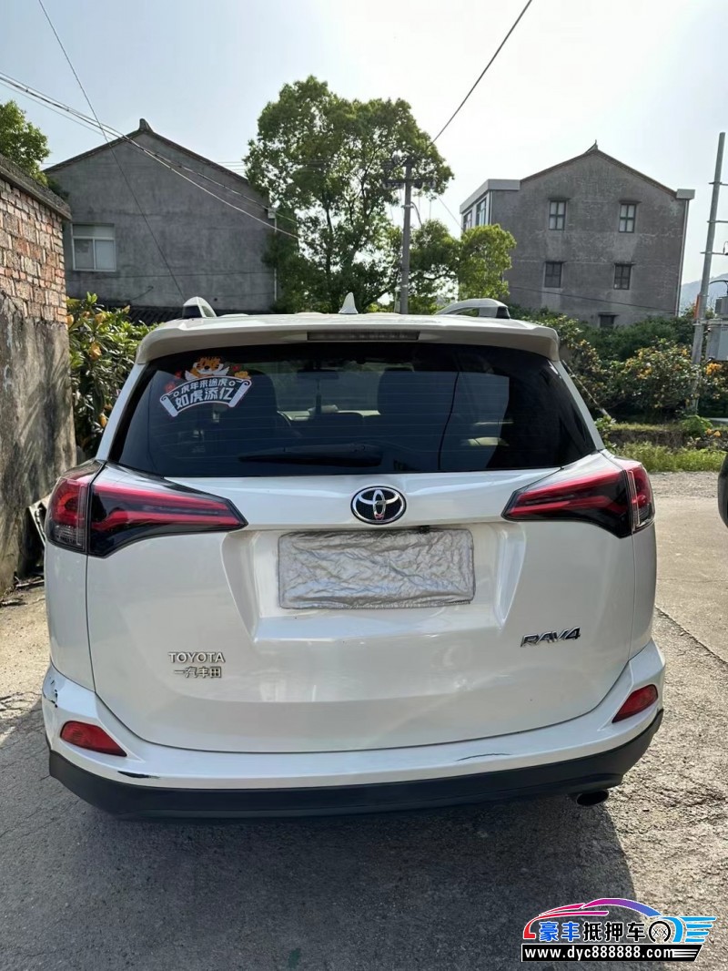 19年丰田RAV4轿车抵押车出售