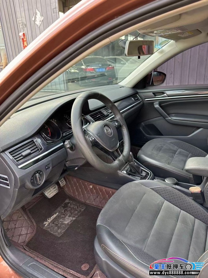 17年大众蔚领轿车抵押车出售