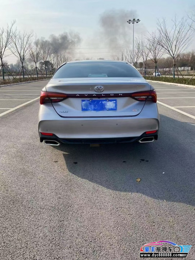 20年丰田亚洲龙轿车抵押车出售