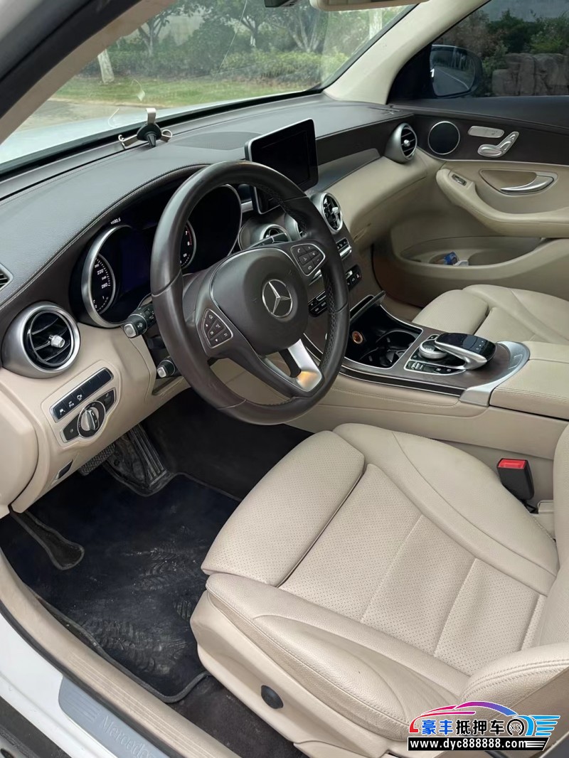 17年奔驰GLC轿车抵押车出售