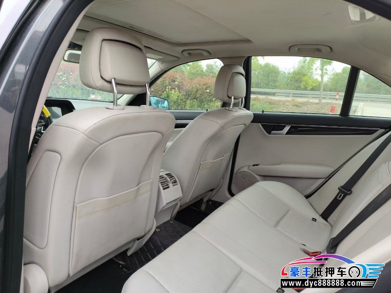 12年奔驰C轿车抵押车出售