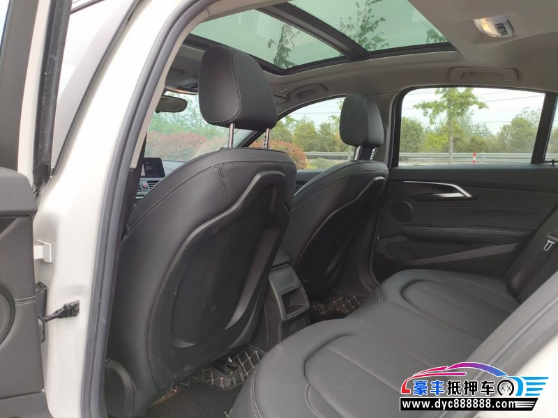 19年宝马1系轿车抵押车出售