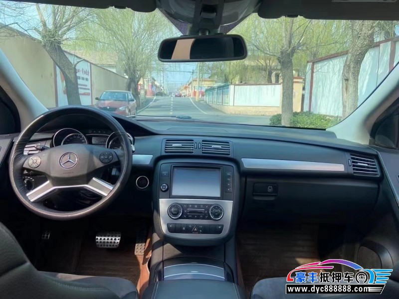 14年奔驰R轿车抵押车出售